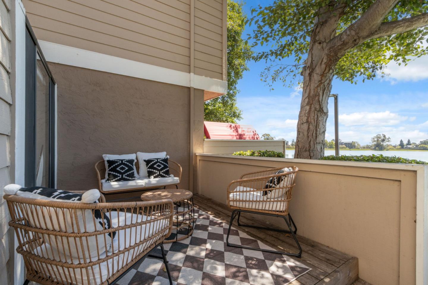 Detail Gallery Image 5 of 36 For 2285 Vista Del Mar, San Mateo,  CA 94404 - 2 Beds | 2/1 Baths