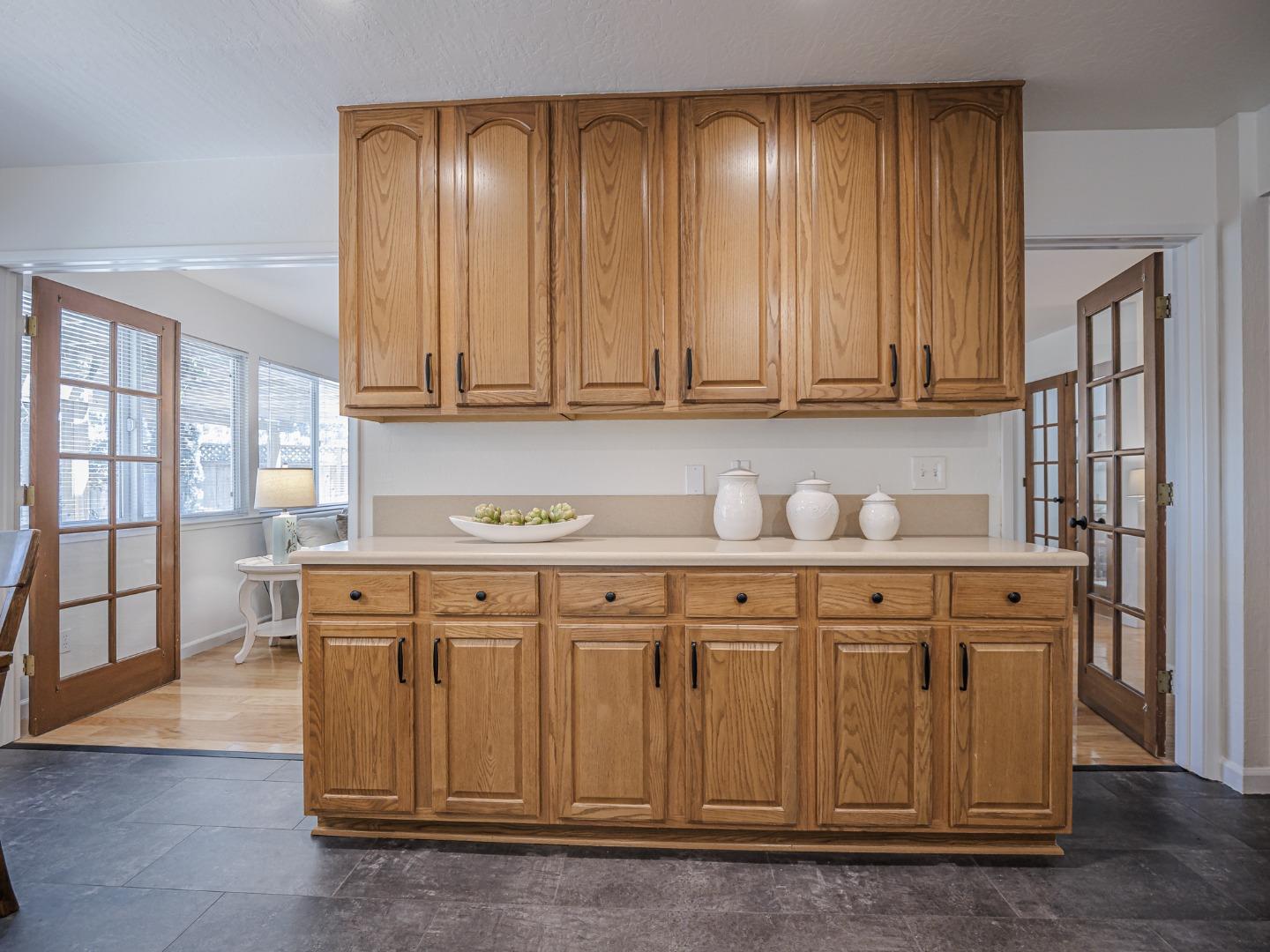 Detail Gallery Image 15 of 52 For 6055 Larchmont Ct, San Jose,  CA 95123 - 3 Beds | 2 Baths
