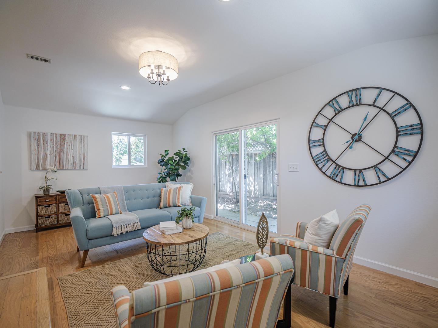 Detail Gallery Image 17 of 52 For 6055 Larchmont Ct, San Jose,  CA 95123 - 3 Beds | 2 Baths