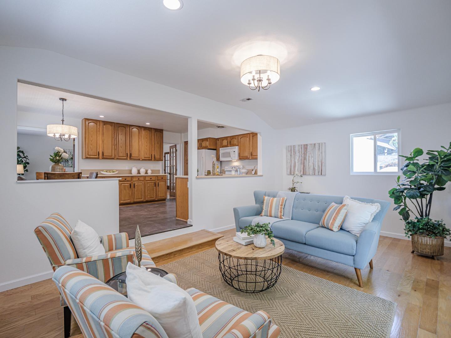 Detail Gallery Image 18 of 52 For 6055 Larchmont Ct, San Jose,  CA 95123 - 3 Beds | 2 Baths