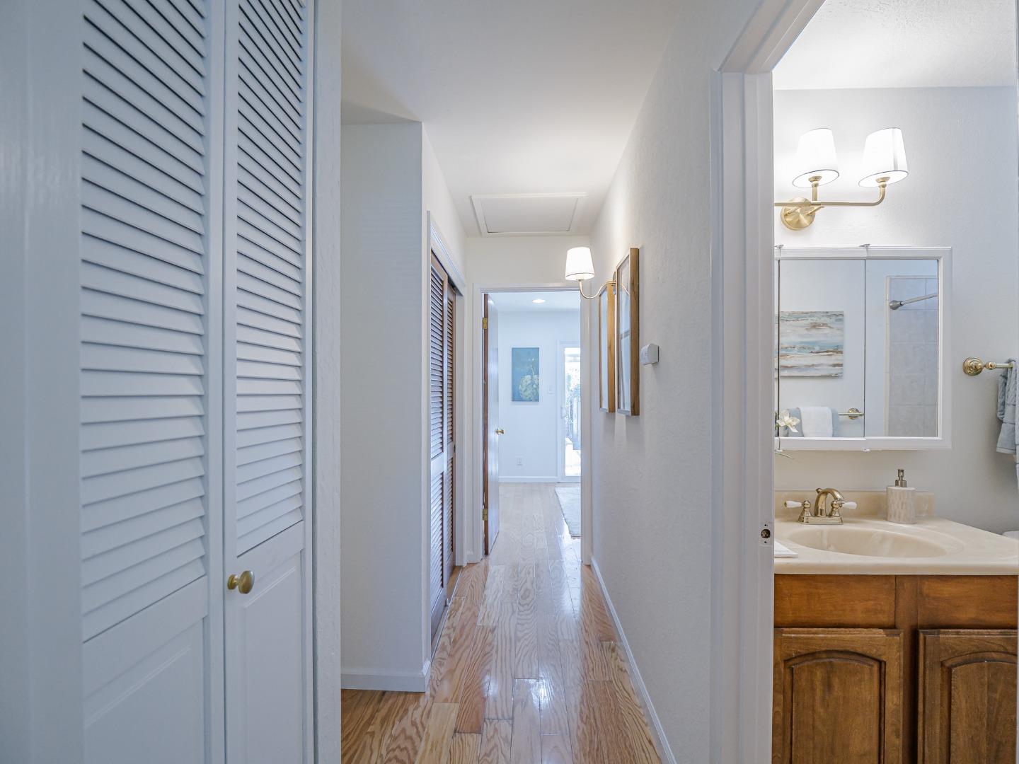 Detail Gallery Image 22 of 52 For 6055 Larchmont Ct, San Jose,  CA 95123 - 3 Beds | 2 Baths