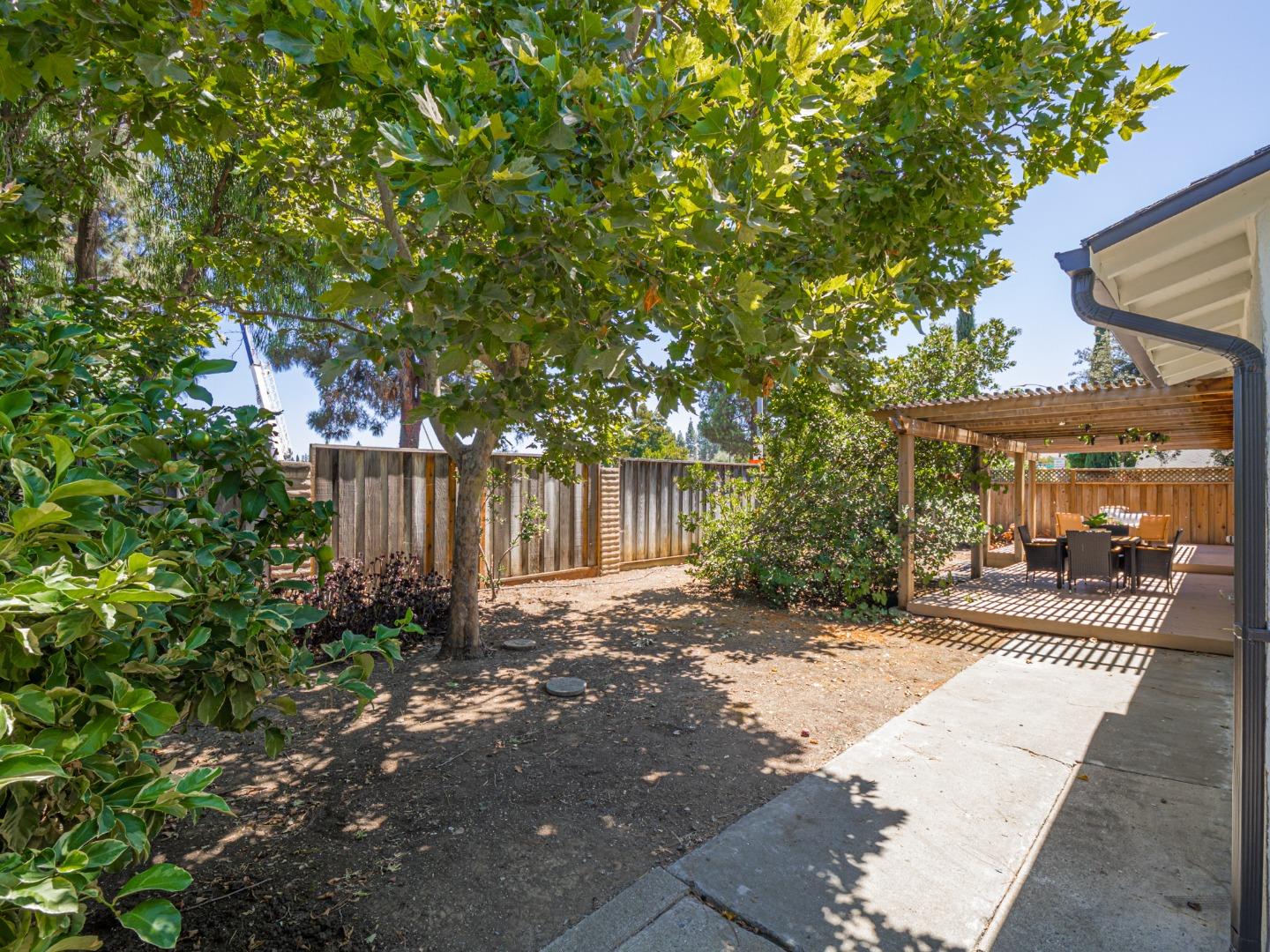 Detail Gallery Image 30 of 52 For 6055 Larchmont Ct, San Jose,  CA 95123 - 3 Beds | 2 Baths