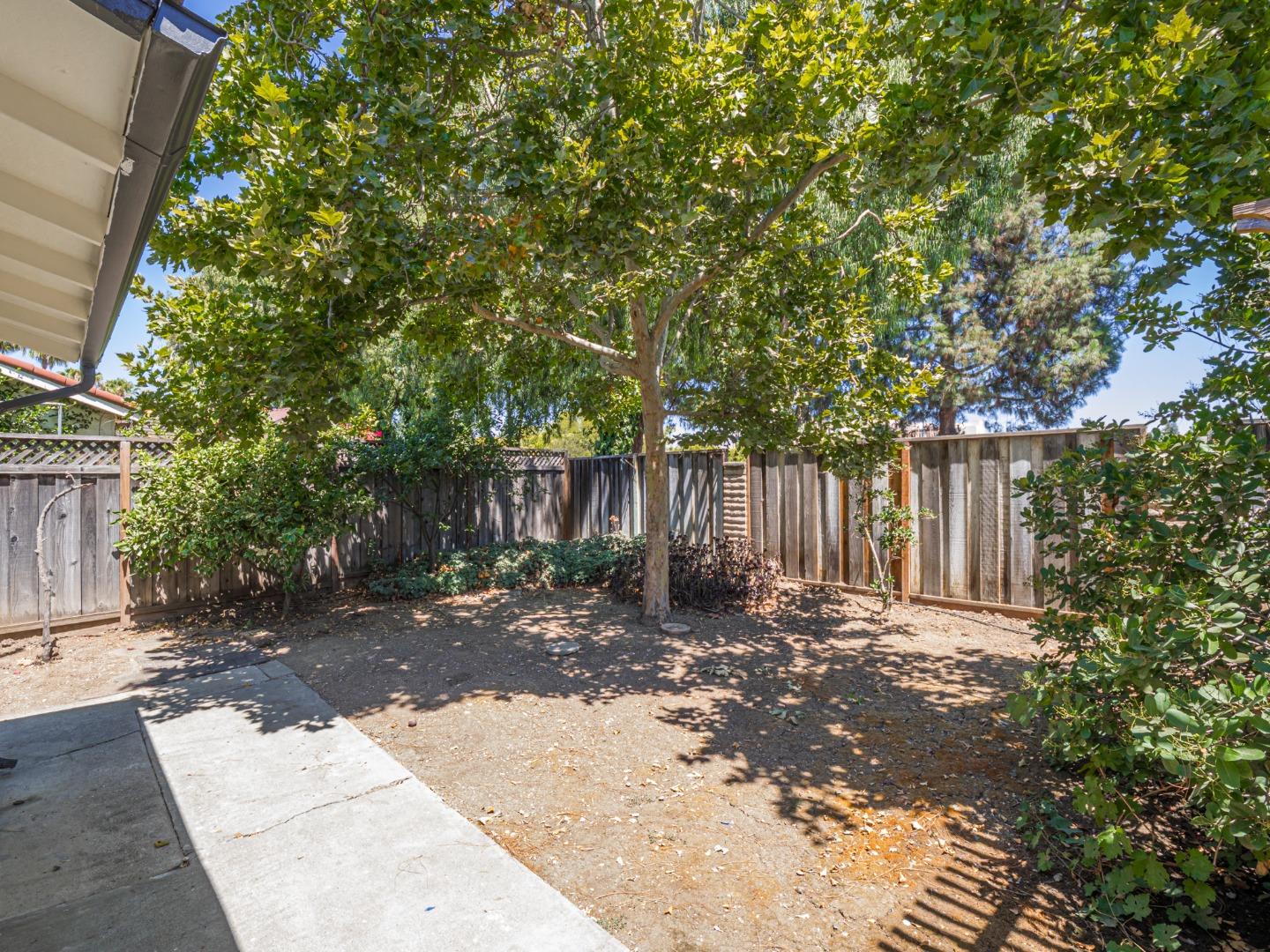 Detail Gallery Image 36 of 52 For 6055 Larchmont Ct, San Jose,  CA 95123 - 3 Beds | 2 Baths