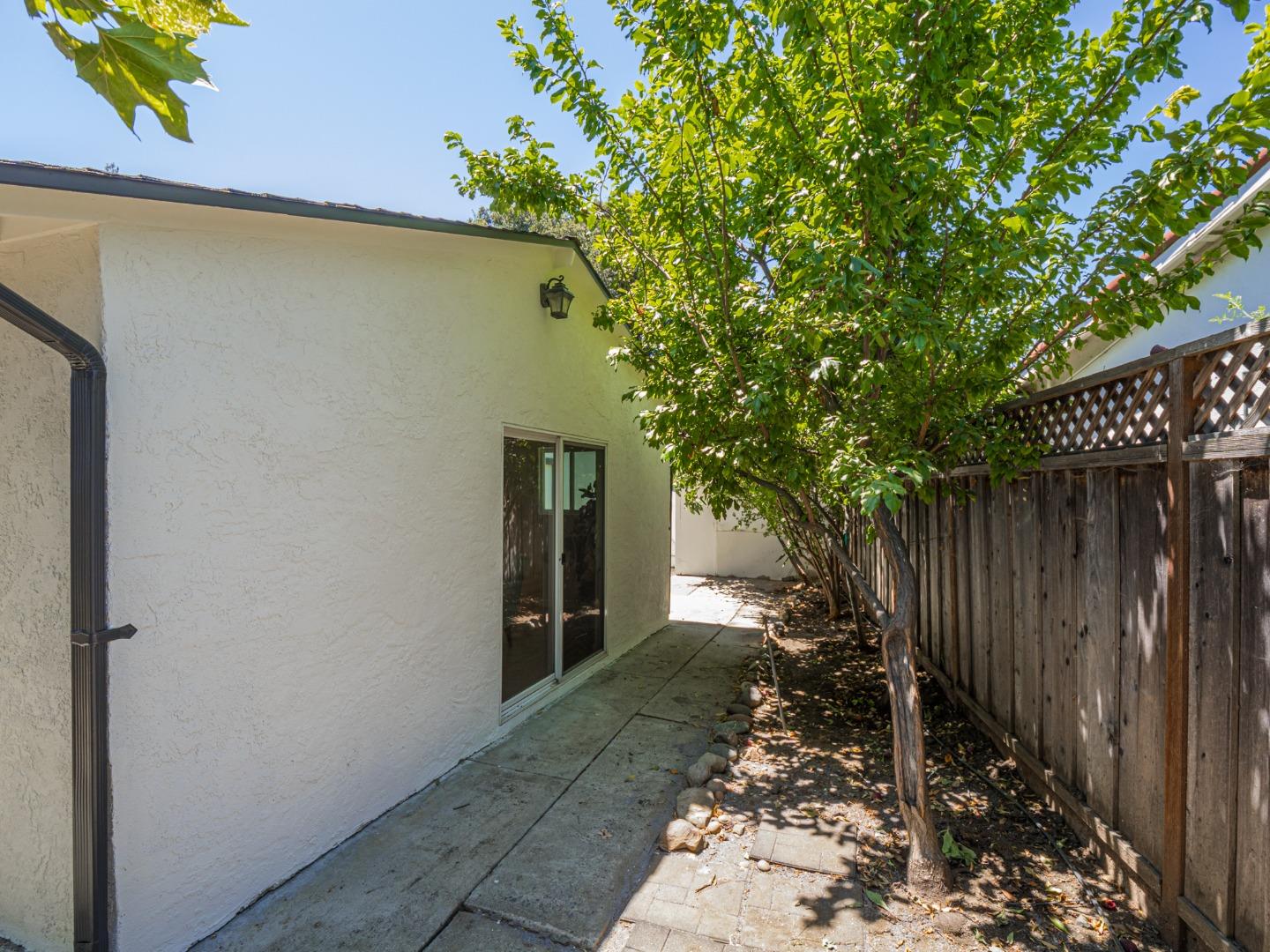 Detail Gallery Image 39 of 52 For 6055 Larchmont Ct, San Jose,  CA 95123 - 3 Beds | 2 Baths