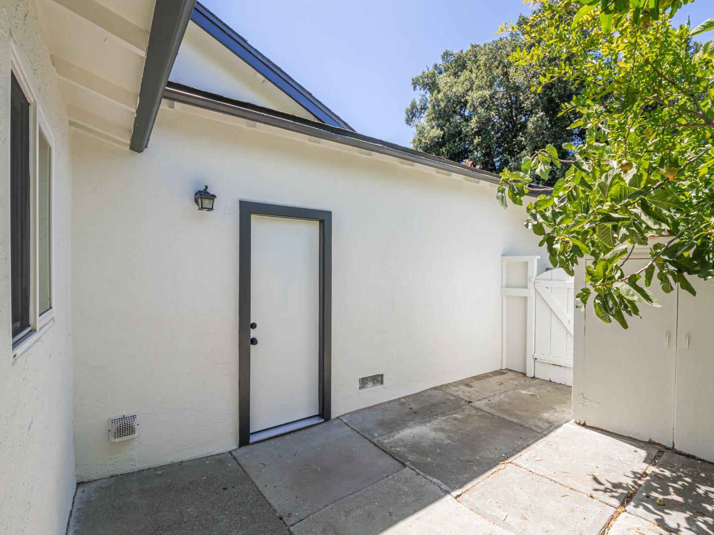 Detail Gallery Image 40 of 52 For 6055 Larchmont Ct, San Jose,  CA 95123 - 3 Beds | 2 Baths