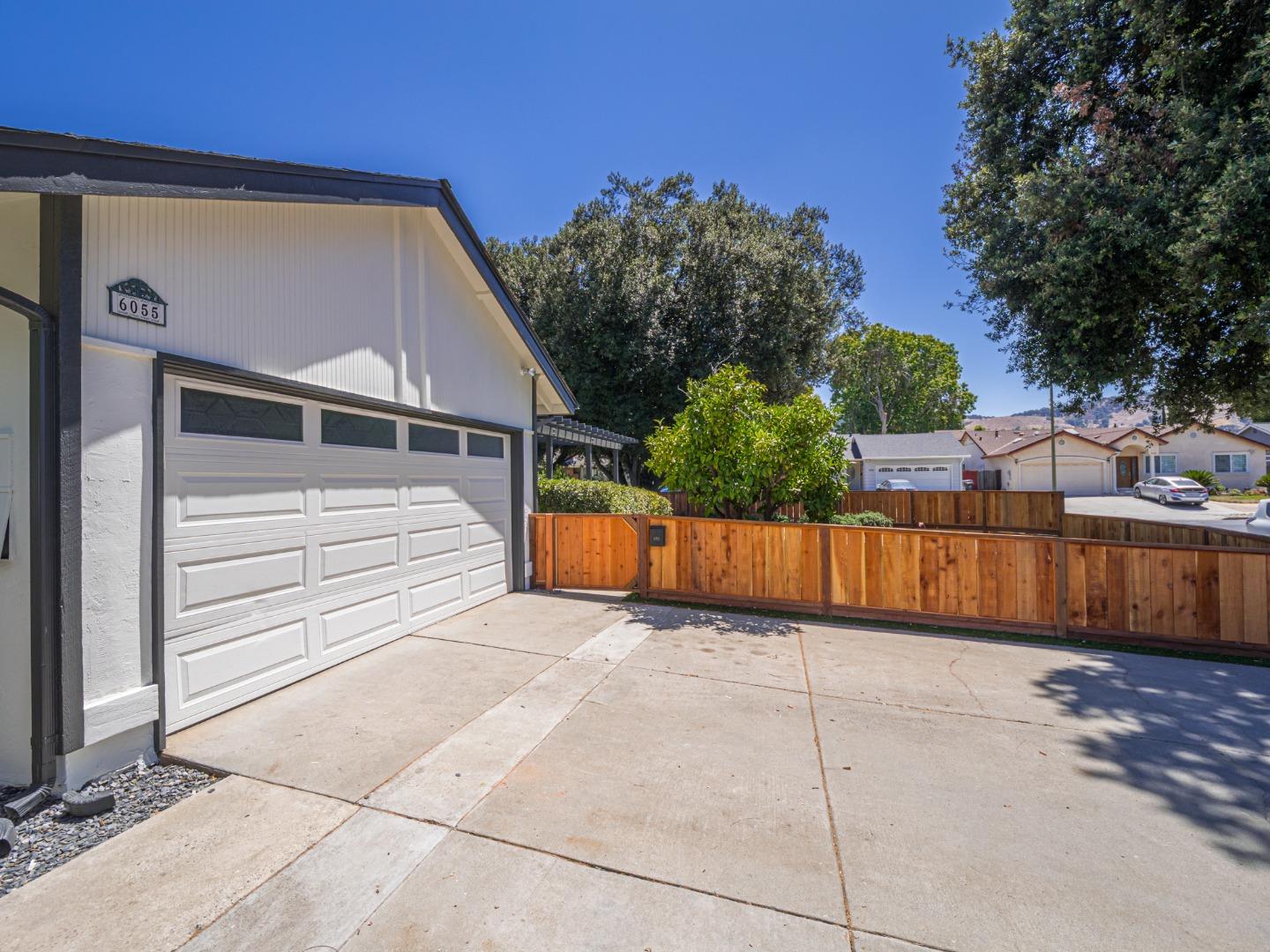 Detail Gallery Image 45 of 52 For 6055 Larchmont Ct, San Jose,  CA 95123 - 3 Beds | 2 Baths
