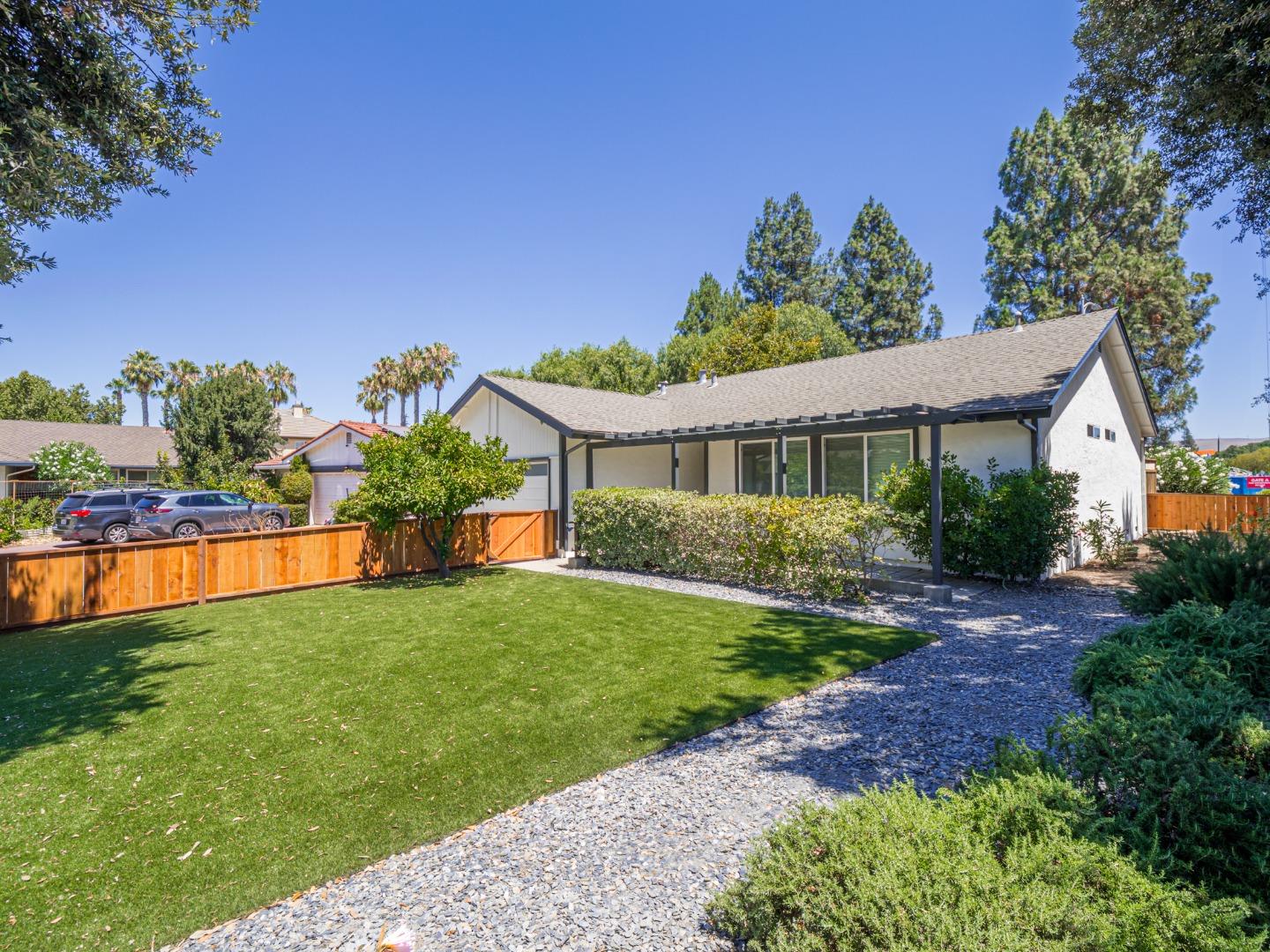 Detail Gallery Image 46 of 52 For 6055 Larchmont Ct, San Jose,  CA 95123 - 3 Beds | 2 Baths