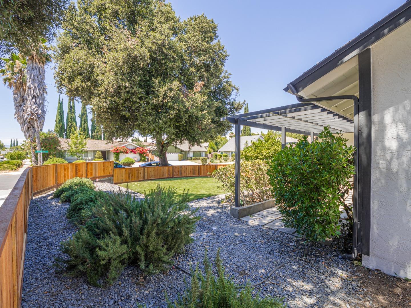 Detail Gallery Image 47 of 52 For 6055 Larchmont Ct, San Jose,  CA 95123 - 3 Beds | 2 Baths