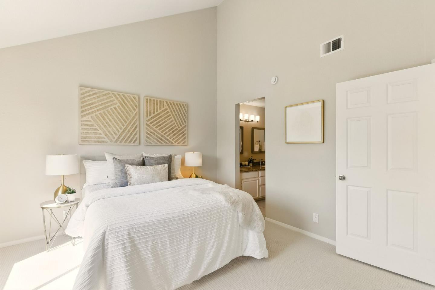 Detail Gallery Image 16 of 39 For 830 Portwalk Pl, Redwood City,  CA 94065 - 3 Beds | 2/1 Baths