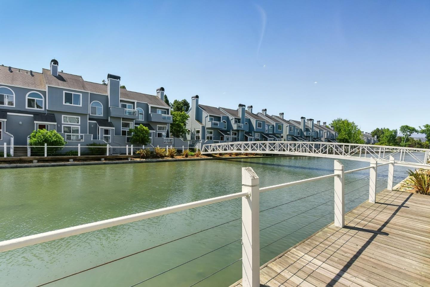 Detail Gallery Image 27 of 39 For 830 Portwalk Pl, Redwood City,  CA 94065 - 3 Beds | 2/1 Baths