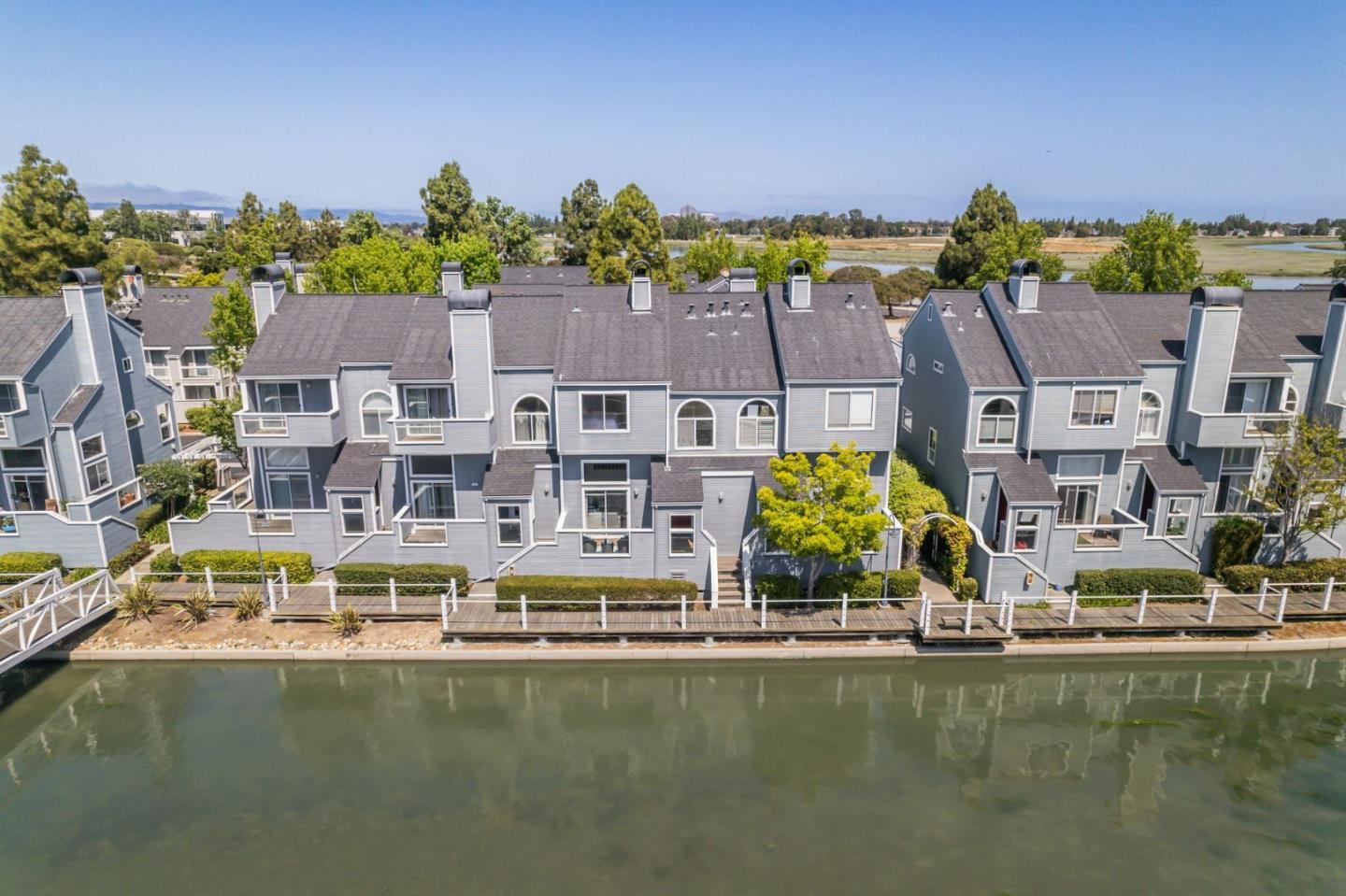 Detail Gallery Image 34 of 39 For 830 Portwalk Pl, Redwood City,  CA 94065 - 3 Beds | 2/1 Baths