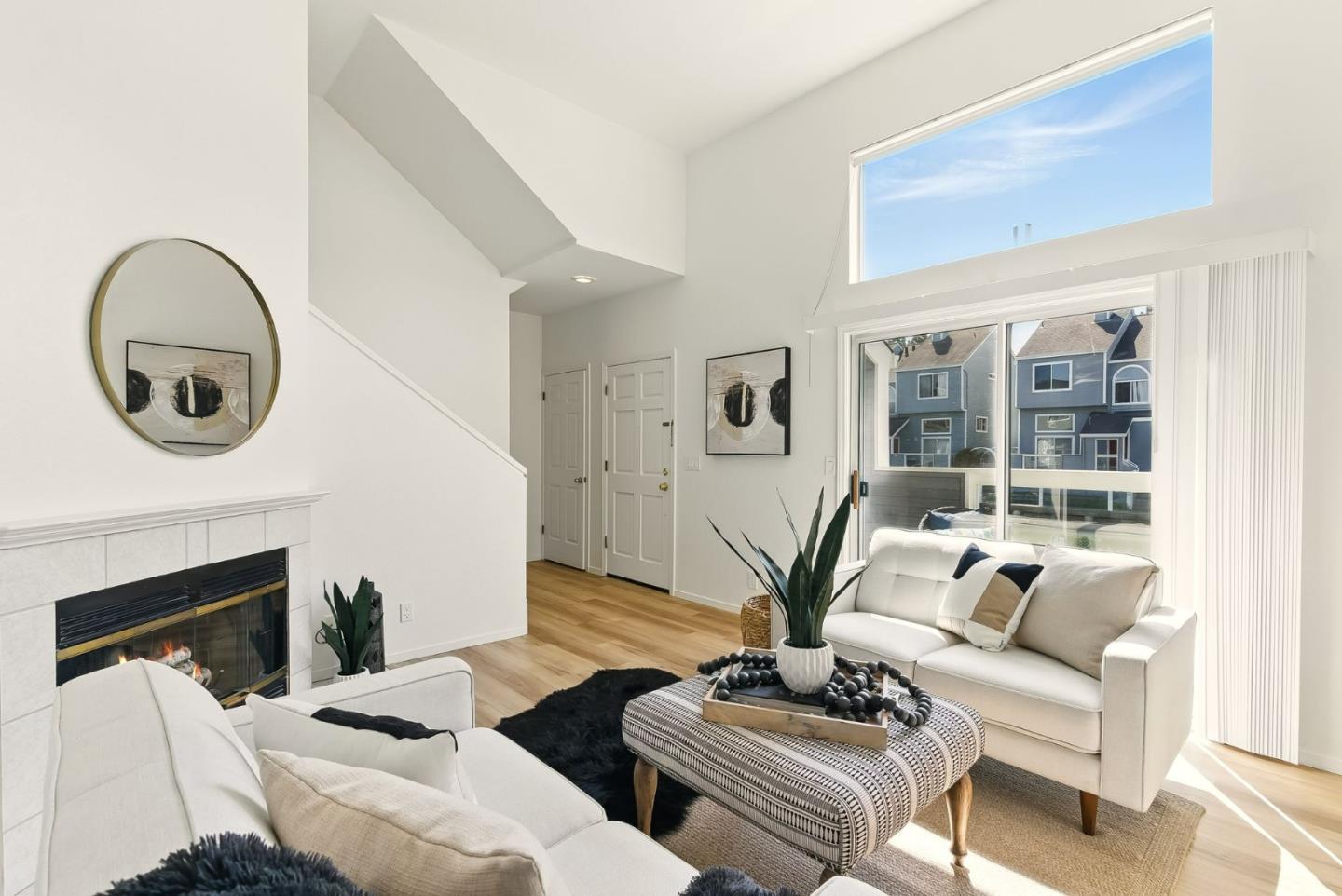 Detail Gallery Image 4 of 39 For 830 Portwalk Pl, Redwood City,  CA 94065 - 3 Beds | 2/1 Baths