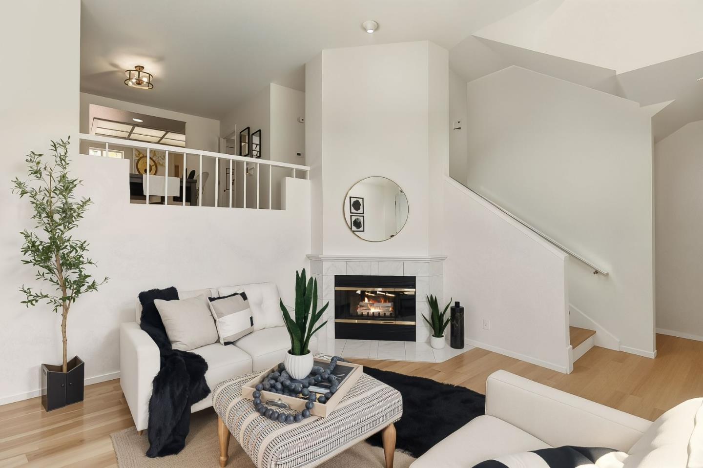 Detail Gallery Image 5 of 39 For 830 Portwalk Pl, Redwood City,  CA 94065 - 3 Beds | 2/1 Baths