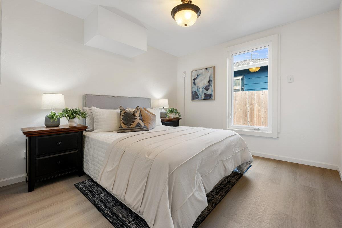 Detail Gallery Image 13 of 24 For 639 Douglas Ave, Redwood City,  CA 94063 - 3 Beds | 3/1 Baths