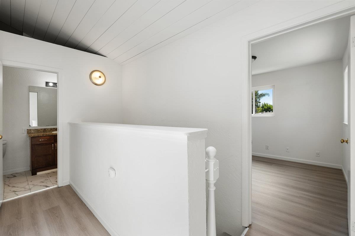 Detail Gallery Image 17 of 24 For 639 Douglas Ave, Redwood City,  CA 94063 - 3 Beds | 3/1 Baths