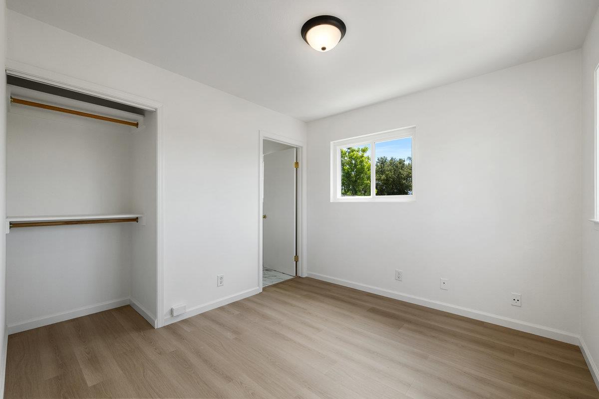 Detail Gallery Image 18 of 24 For 639 Douglas Ave, Redwood City,  CA 94063 - 3 Beds | 3/1 Baths