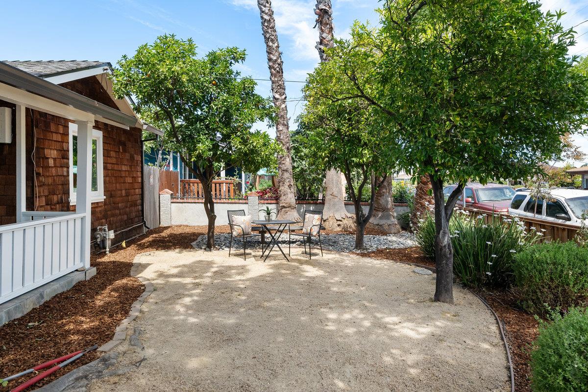 Detail Gallery Image 24 of 24 For 639 Douglas Ave, Redwood City,  CA 94063 - 3 Beds | 3/1 Baths
