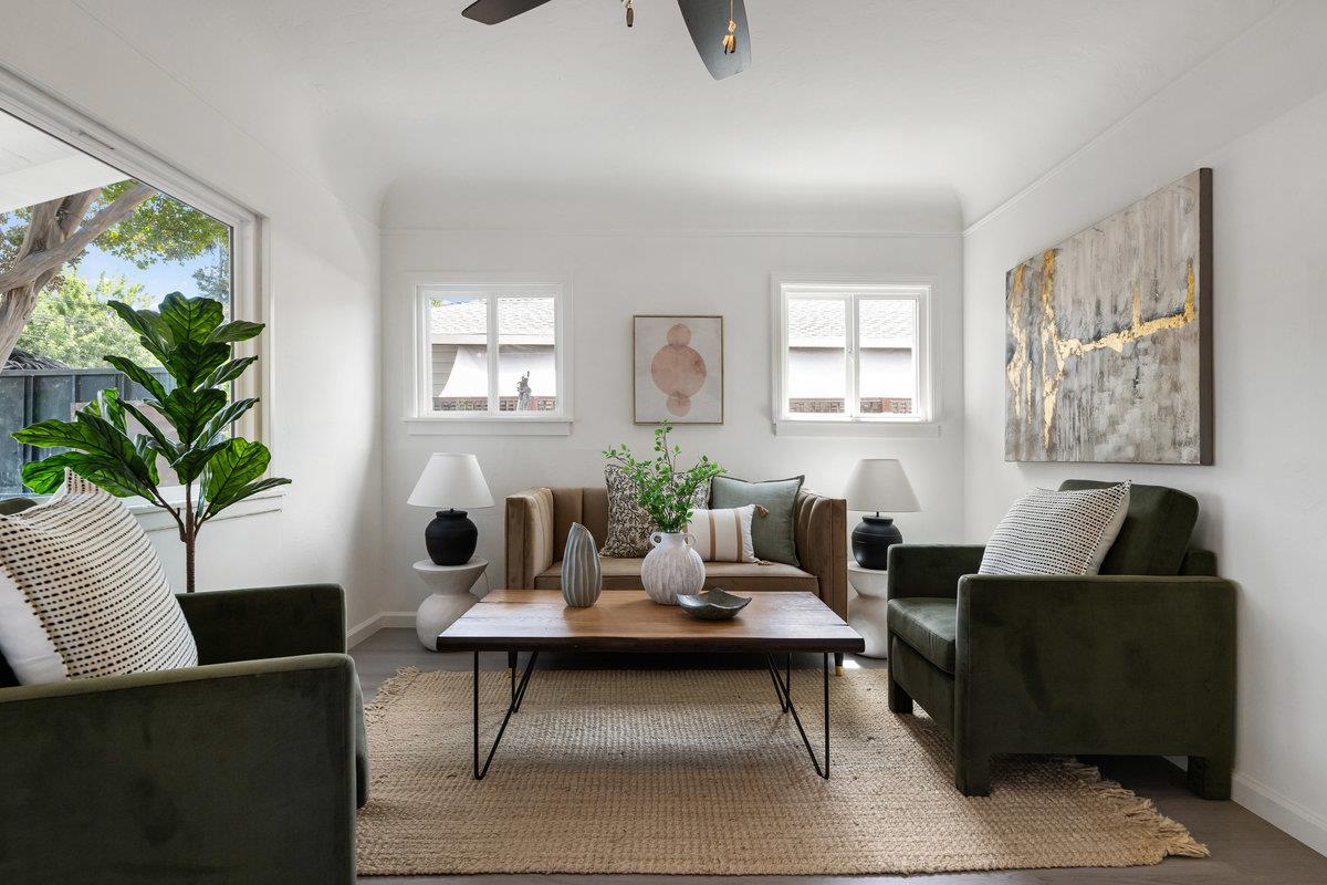 Detail Gallery Image 3 of 24 For 639 Douglas Ave, Redwood City,  CA 94063 - 3 Beds | 3/1 Baths