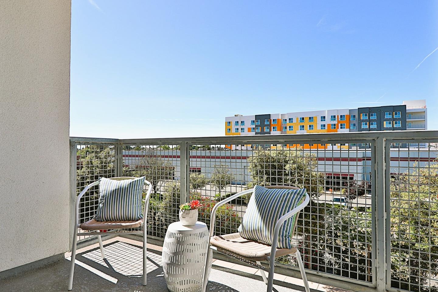 Detail Gallery Image 16 of 52 For 42111 Osgood Rd #206,  Fremont,  CA 94539 - 2 Beds | 2 Baths