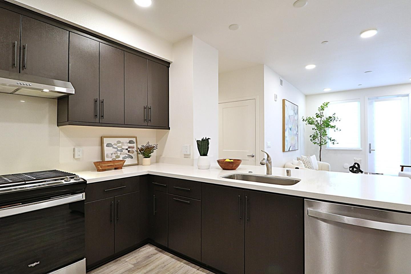 Detail Gallery Image 18 of 52 For 42111 Osgood Rd #206,  Fremont,  CA 94539 - 2 Beds | 2 Baths