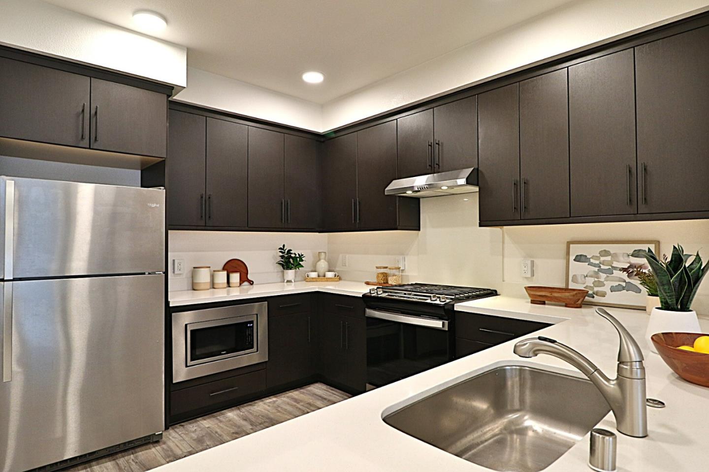 Detail Gallery Image 19 of 52 For 42111 Osgood Rd #206,  Fremont,  CA 94539 - 2 Beds | 2 Baths