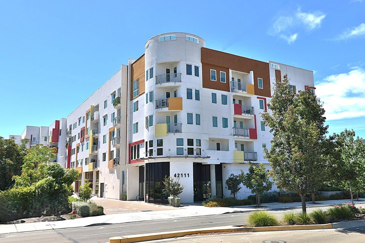 Detail Gallery Image 2 of 52 For 42111 Osgood Rd #206,  Fremont,  CA 94539 - 2 Beds | 2 Baths