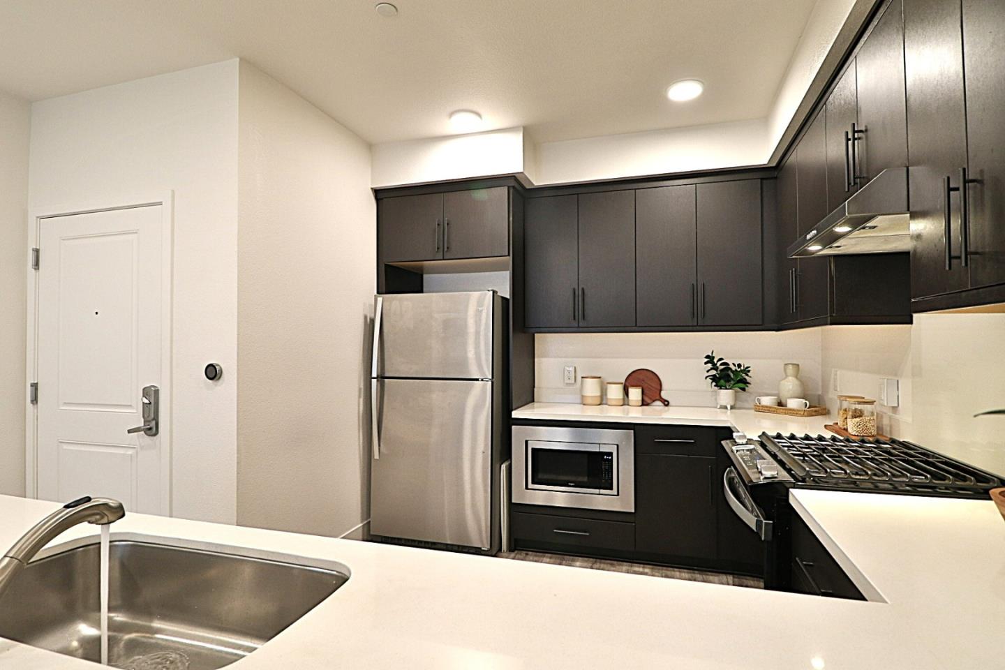 Detail Gallery Image 20 of 52 For 42111 Osgood Rd #206,  Fremont,  CA 94539 - 2 Beds | 2 Baths