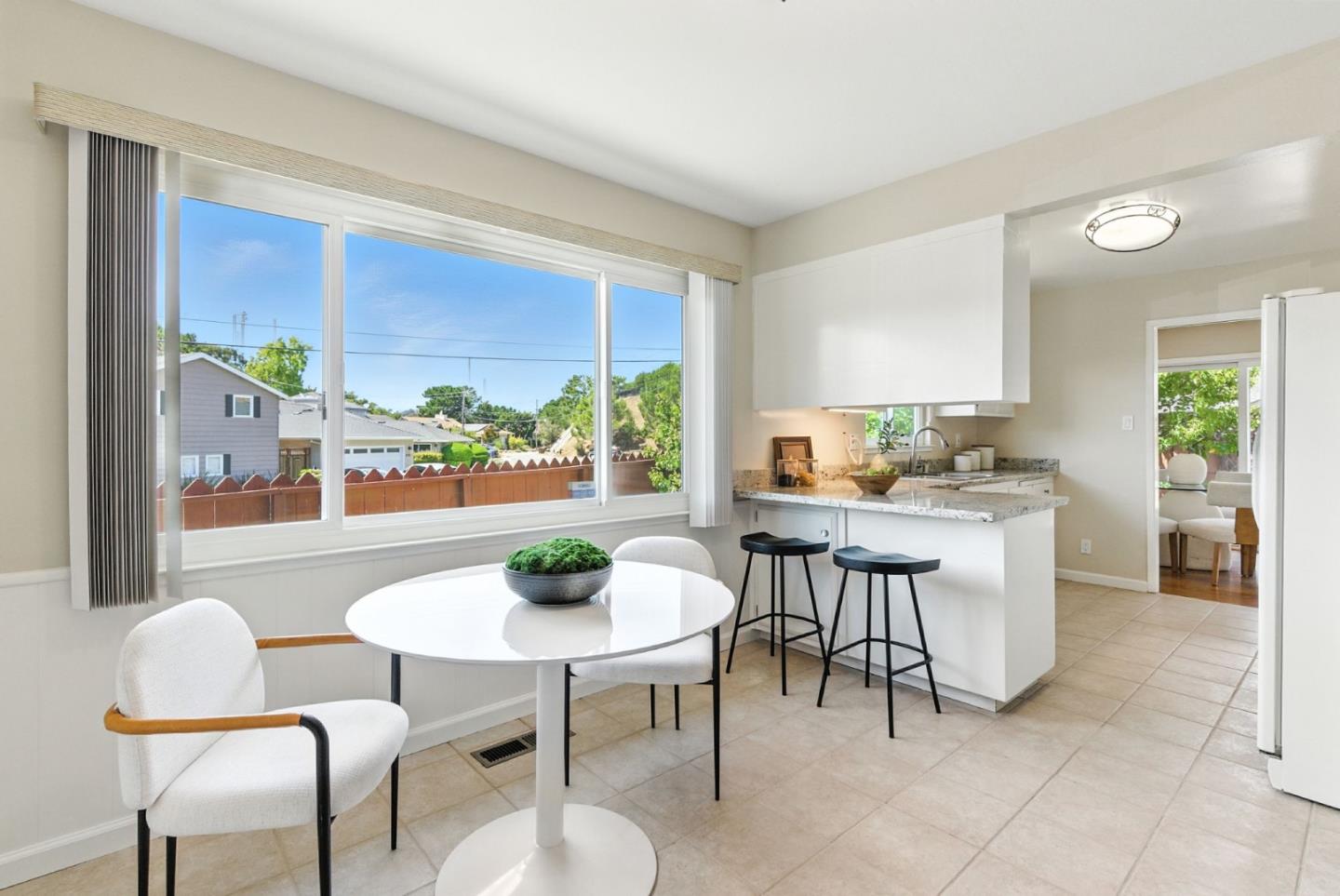 Detail Gallery Image 14 of 33 For 1 Dionne Ct, Belmont,  CA 94002 - 3 Beds | 2 Baths