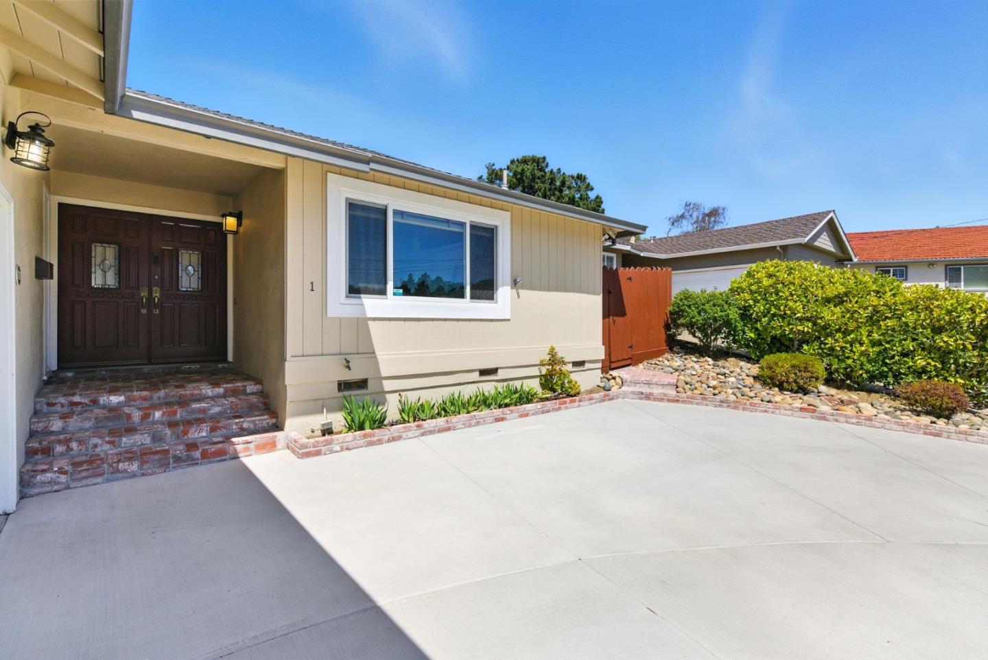 Detail Gallery Image 4 of 33 For 1 Dionne Ct, Belmont,  CA 94002 - 3 Beds | 2 Baths