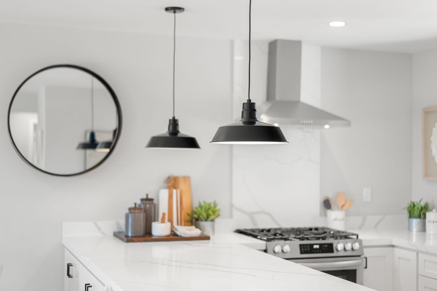 Detail Gallery Image 4 of 9 For 419 Daisy Ln, East Palo Alto,  CA 94303 - 3 Beds | 1 Baths