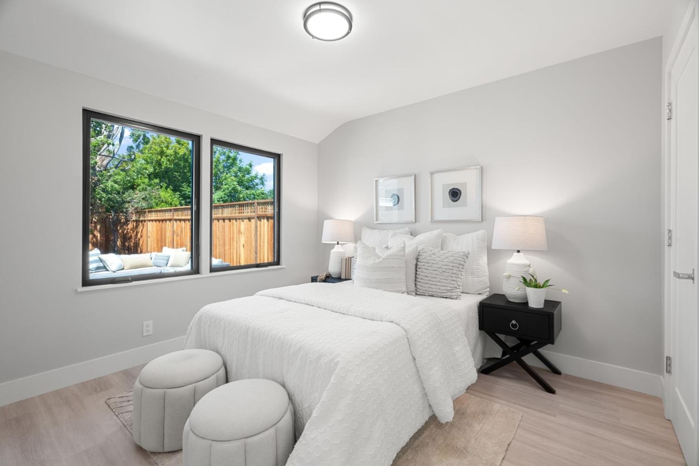 Detail Gallery Image 5 of 9 For 419 Daisy Ln, East Palo Alto,  CA 94303 - 3 Beds | 1 Baths