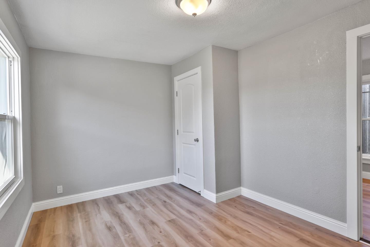 Detail Gallery Image 18 of 24 For 2643 Market St, Oakland,  CA 94607 - 3 Beds | 1 Baths