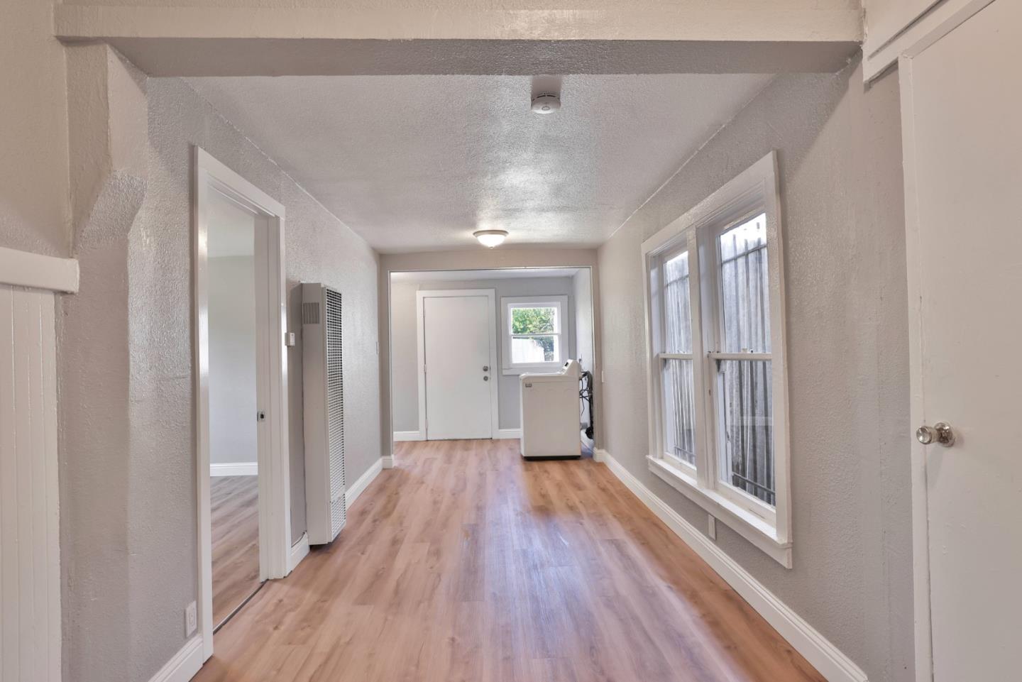 Detail Gallery Image 19 of 24 For 2643 Market St, Oakland,  CA 94607 - 3 Beds | 1 Baths