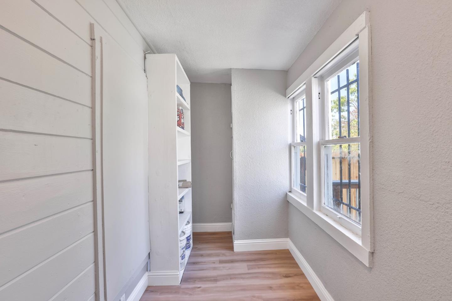 Detail Gallery Image 20 of 24 For 2643 Market St, Oakland,  CA 94607 - 3 Beds | 1 Baths