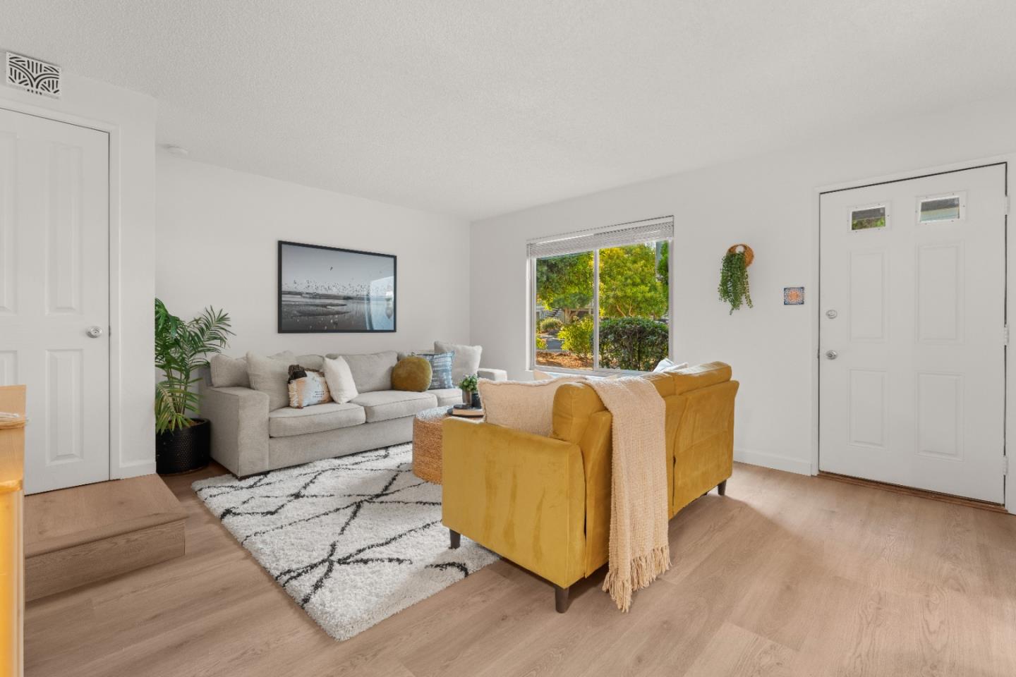Detail Gallery Image 12 of 23 For 1136 Callas Ln #3,  Capitola,  CA 95010 - 3 Beds | 1/1 Baths