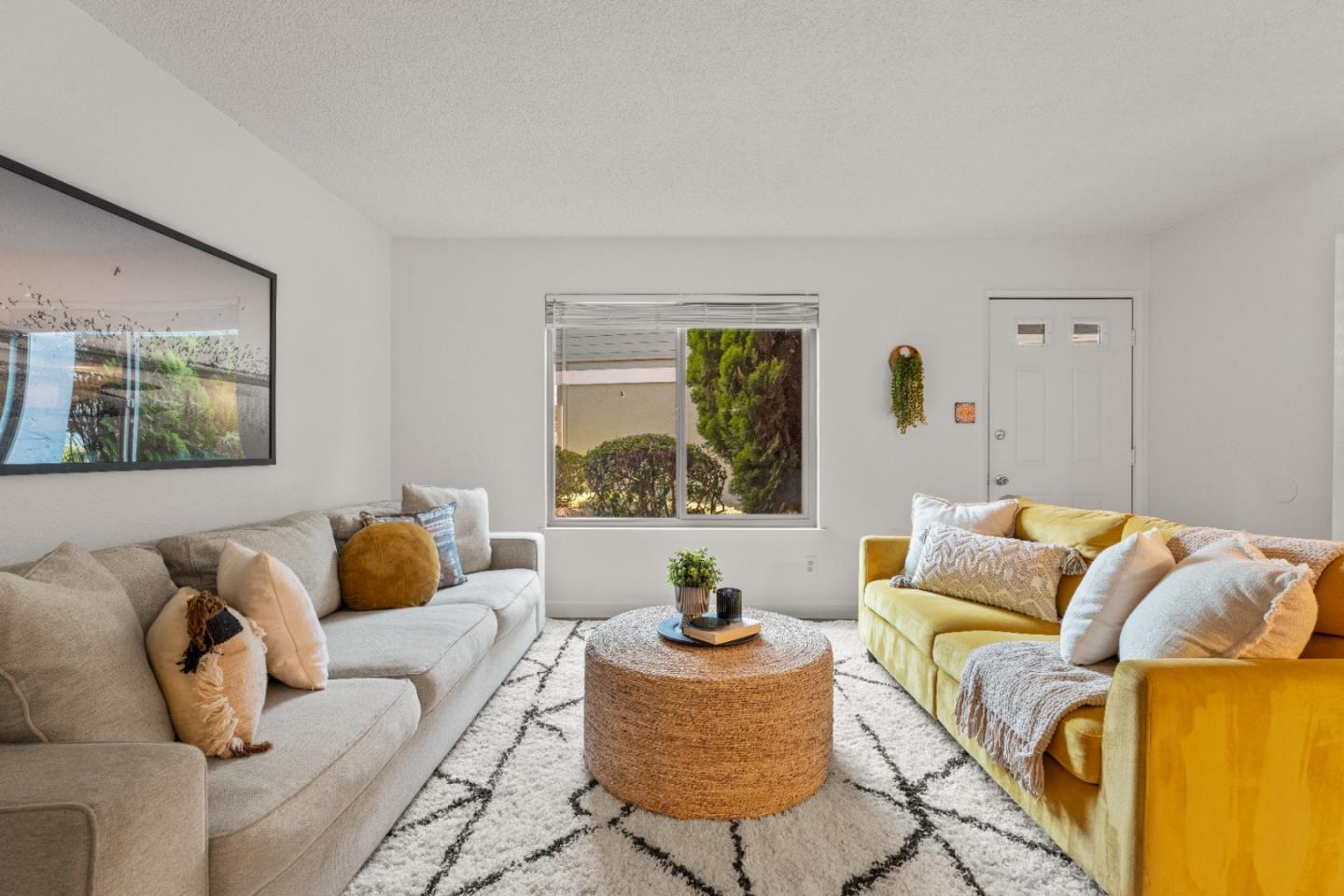 Detail Gallery Image 4 of 23 For 1136 Callas Ln #3,  Capitola,  CA 95010 - 3 Beds | 1/1 Baths