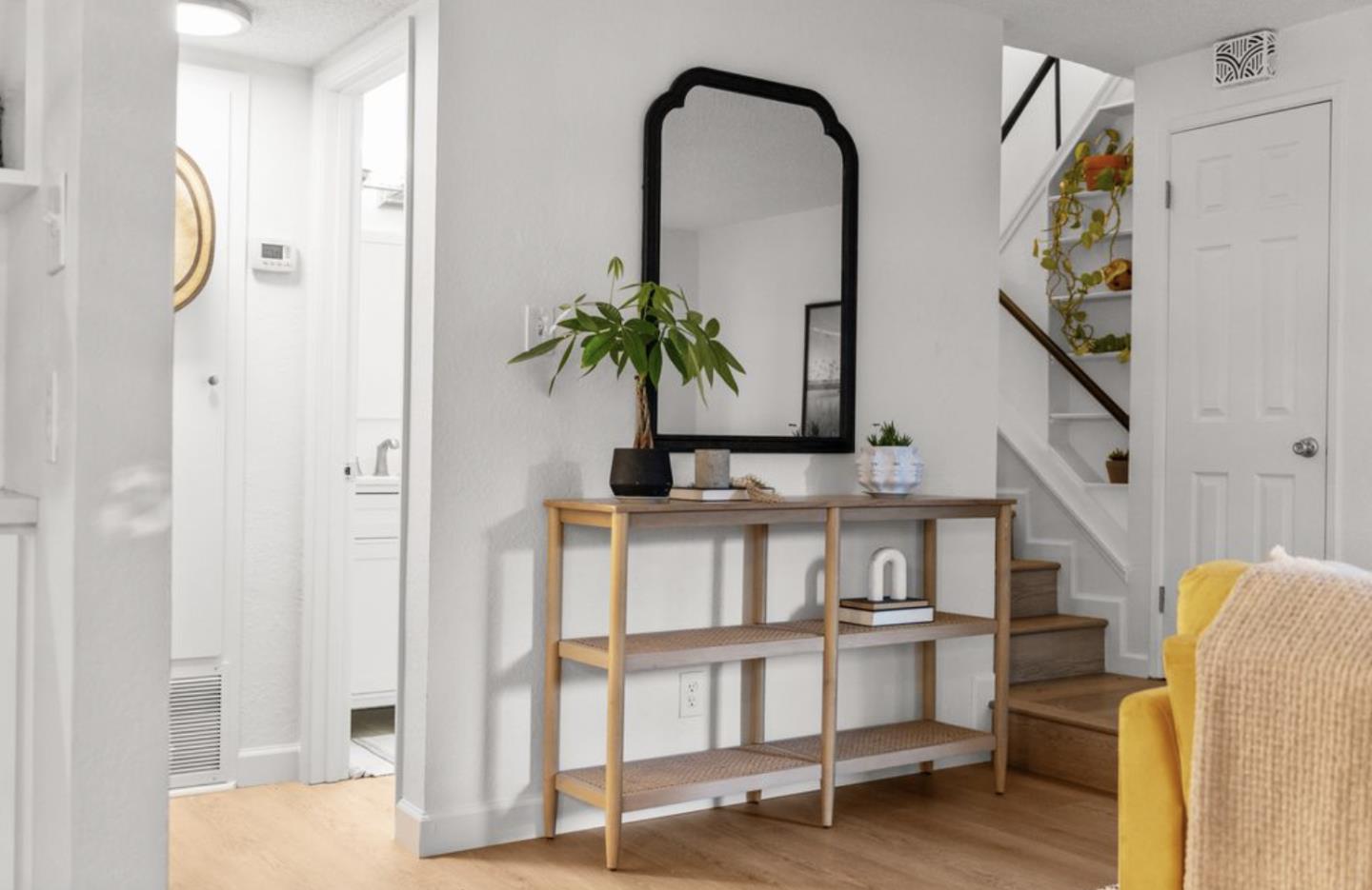 Detail Gallery Image 6 of 23 For 1136 Callas Ln #3,  Capitola,  CA 95010 - 3 Beds | 1/1 Baths