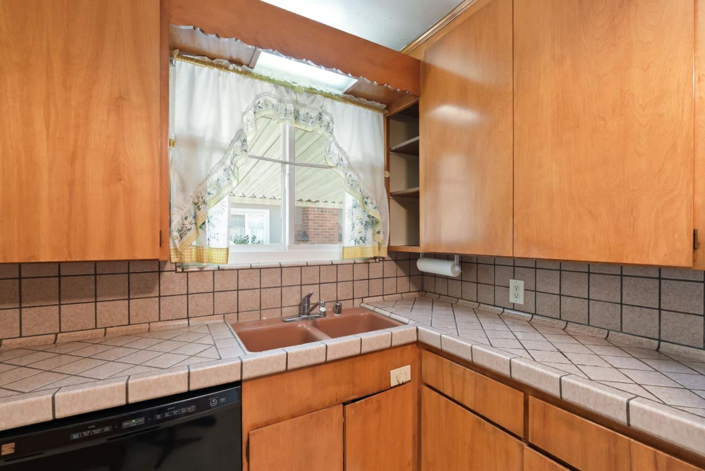 Detail Gallery Image 15 of 36 For 551 Bryan Ave, Sunnyvale,  CA 94086 - 2 Beds | 1 Baths