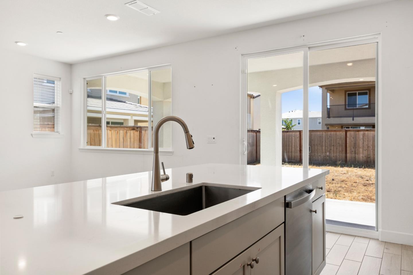 Detail Gallery Image 11 of 41 For 5813 Littlestone St, Sacramento,  CA 95835 - 4 Beds | 3/1 Baths