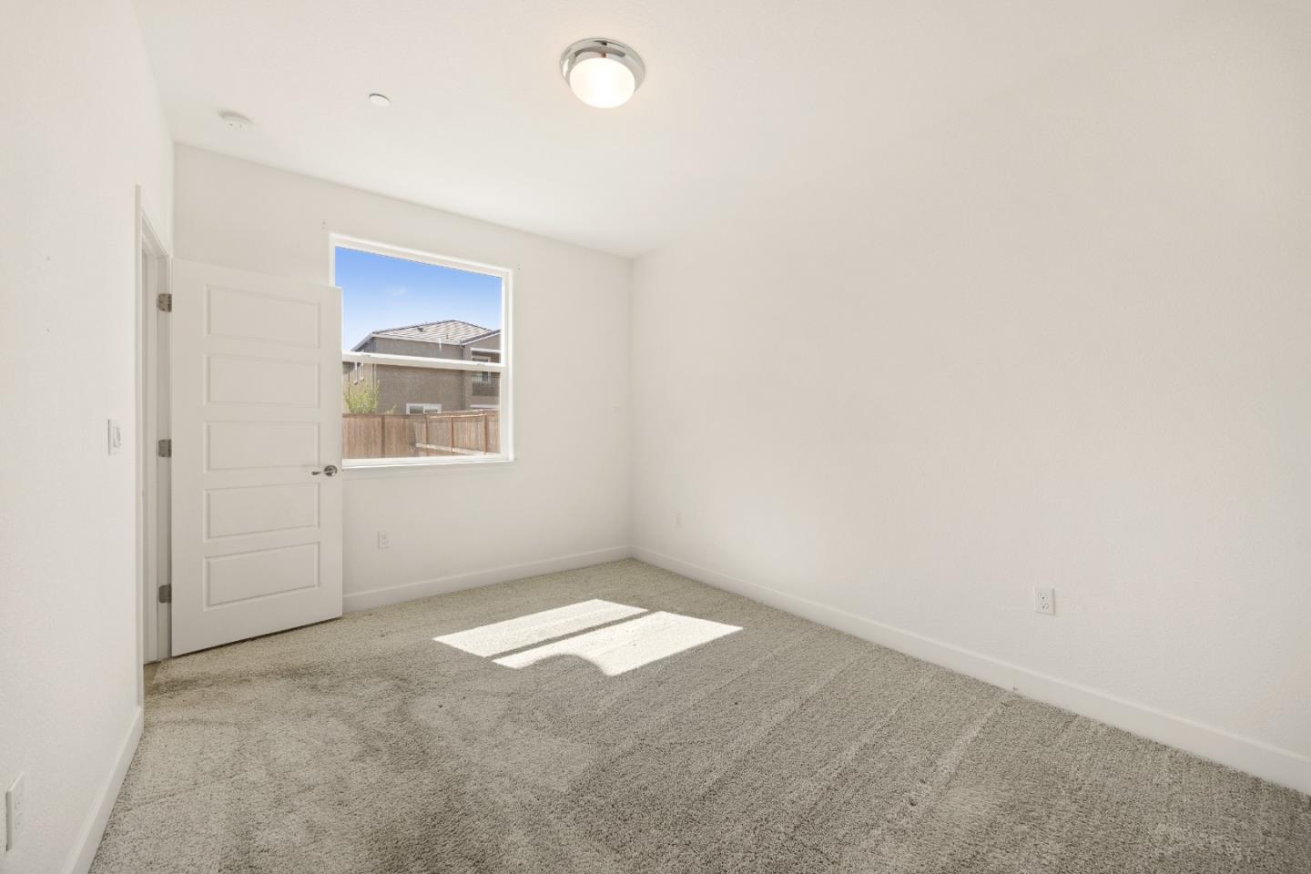 Detail Gallery Image 15 of 41 For 5813 Littlestone St, Sacramento,  CA 95835 - 4 Beds | 3/1 Baths