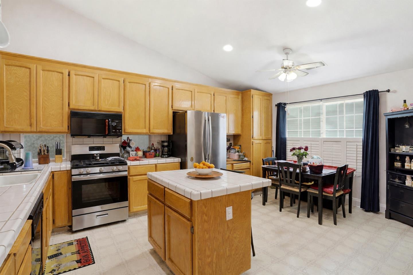 Detail Gallery Image 11 of 42 For 1876 Boalt Dr, Los Banos,  CA 93635 - 3 Beds | 2 Baths