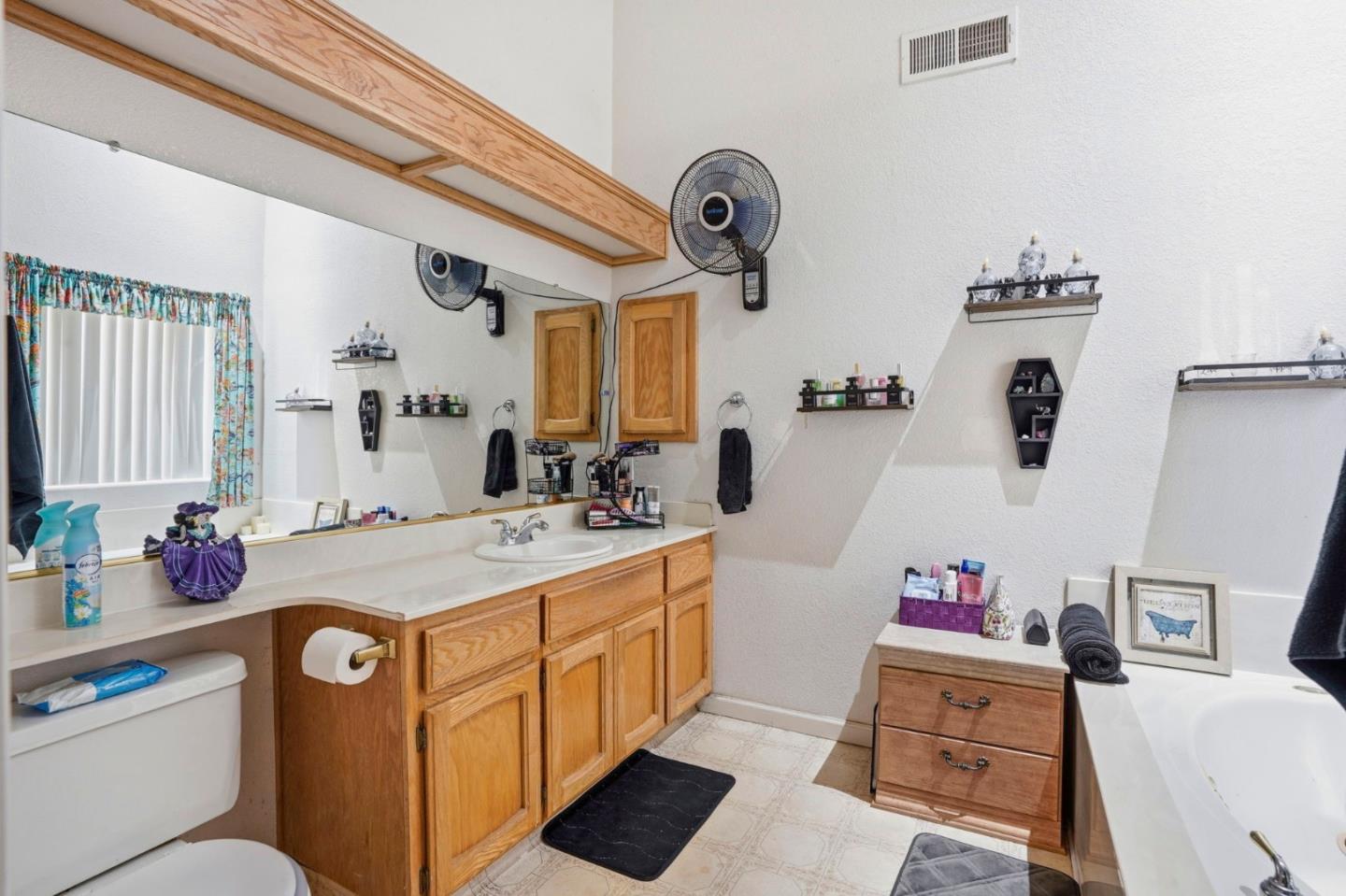 Detail Gallery Image 24 of 42 For 1876 Boalt Dr, Los Banos,  CA 93635 - 3 Beds | 2 Baths