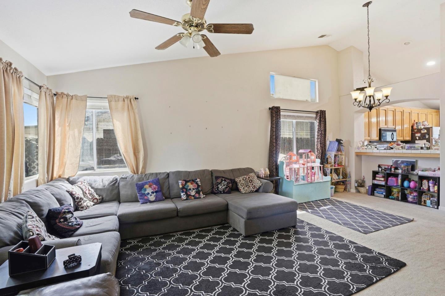 Detail Gallery Image 8 of 42 For 1876 Boalt Dr, Los Banos,  CA 93635 - 3 Beds | 2 Baths