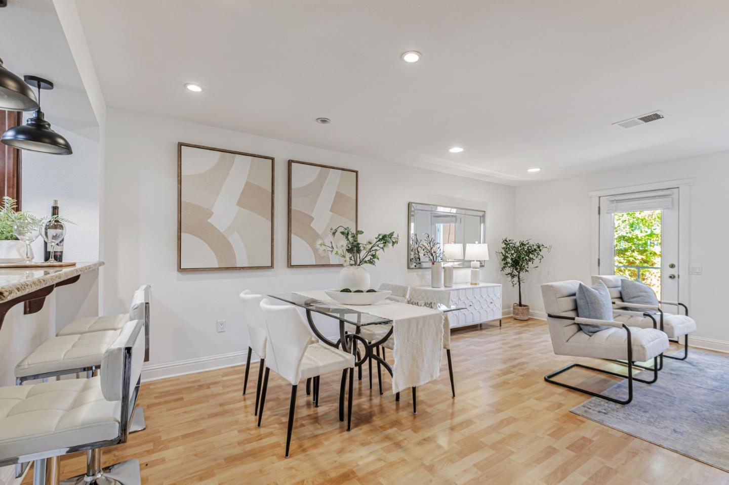 Detail Gallery Image 10 of 31 For 865 Carlisle Way #103,  Sunnyvale,  CA 94087 - 2 Beds | 2/1 Baths