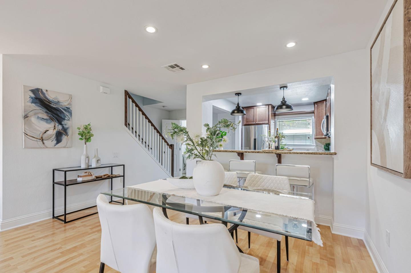Detail Gallery Image 12 of 31 For 865 Carlisle Way #103,  Sunnyvale,  CA 94087 - 2 Beds | 2/1 Baths