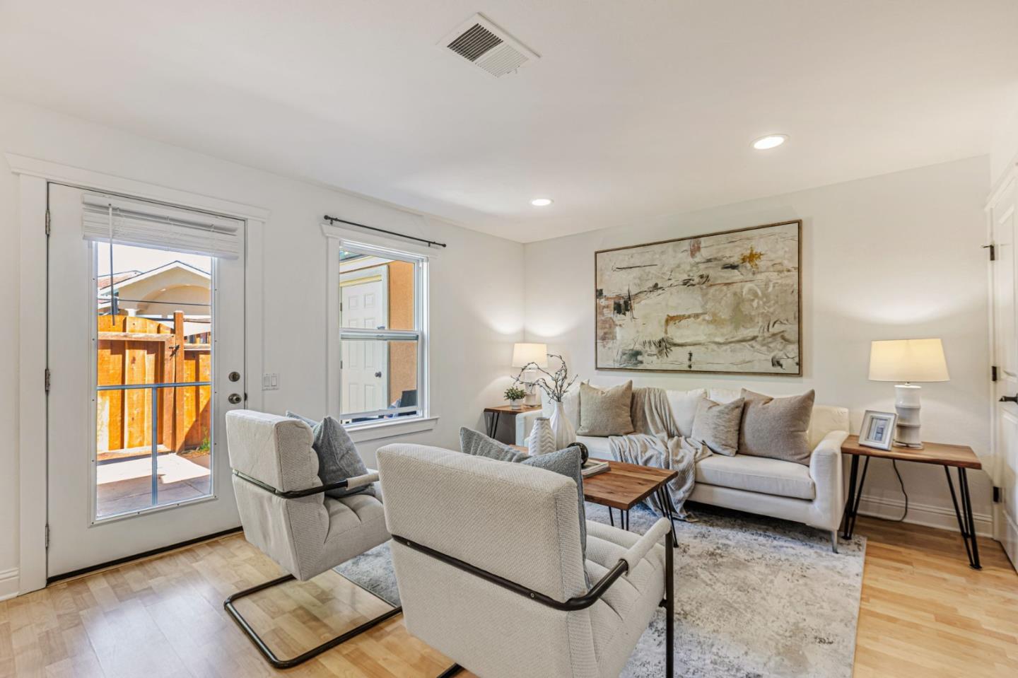 Detail Gallery Image 3 of 31 For 865 Carlisle Way #103,  Sunnyvale,  CA 94087 - 2 Beds | 2/1 Baths