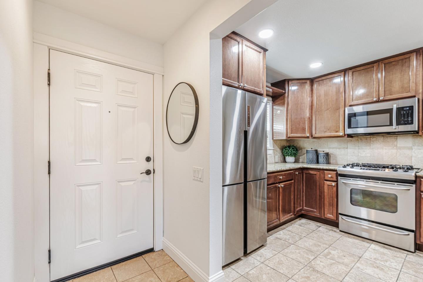 Detail Gallery Image 6 of 31 For 865 Carlisle Way #103,  Sunnyvale,  CA 94087 - 2 Beds | 2/1 Baths