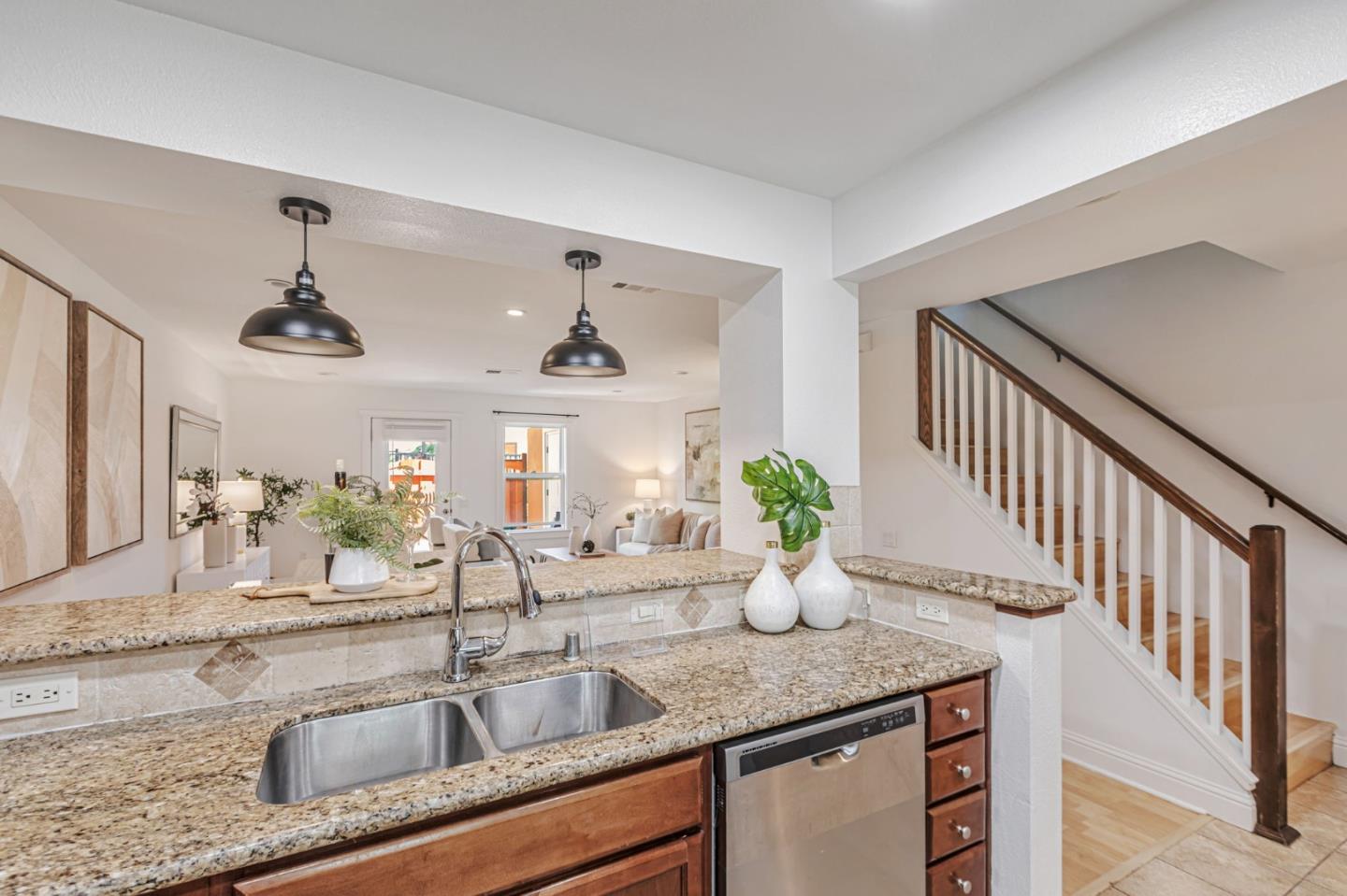 Detail Gallery Image 8 of 31 For 865 Carlisle Way #103,  Sunnyvale,  CA 94087 - 2 Beds | 2/1 Baths