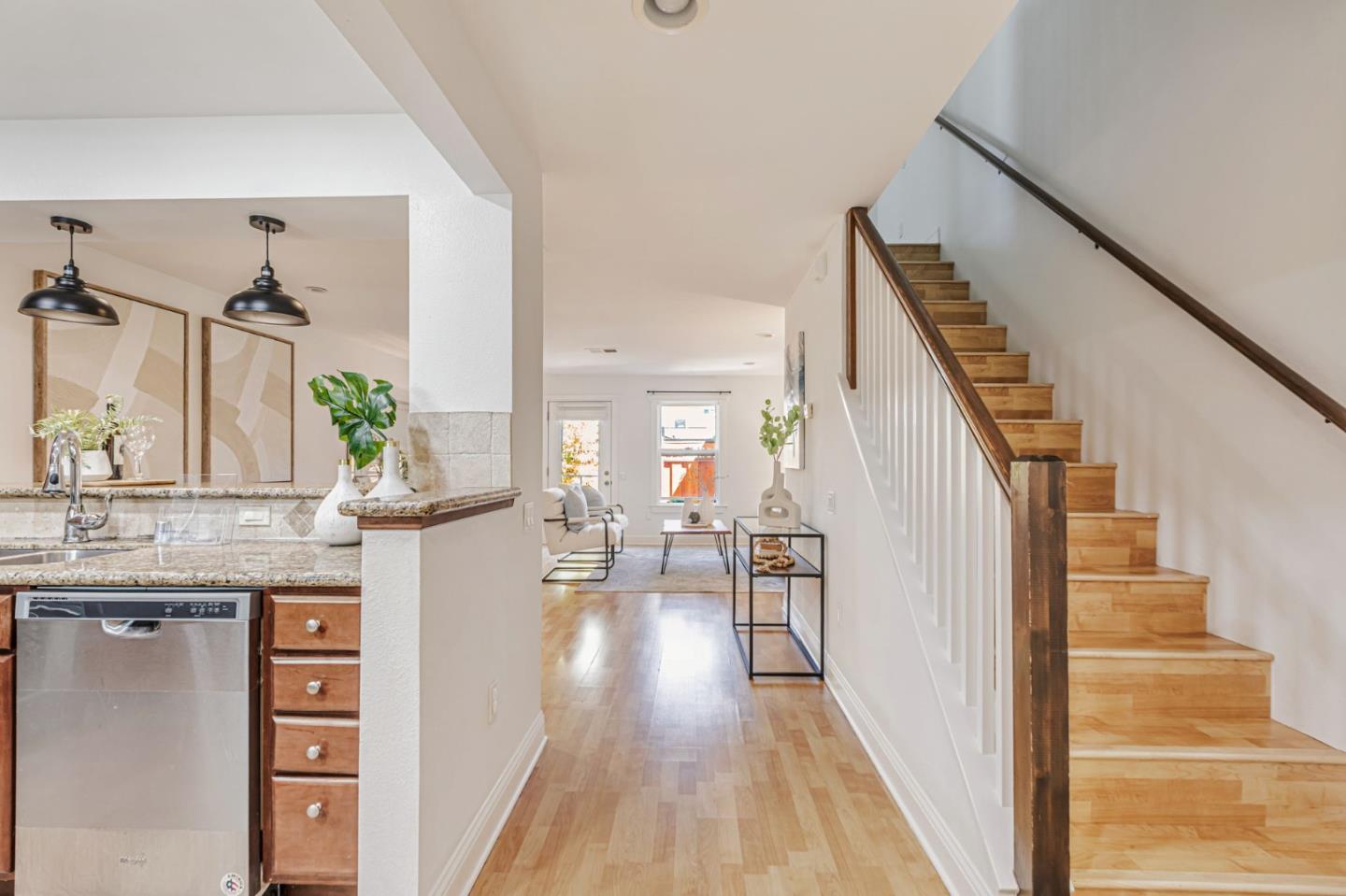 Detail Gallery Image 9 of 31 For 865 Carlisle Way #103,  Sunnyvale,  CA 94087 - 2 Beds | 2/1 Baths