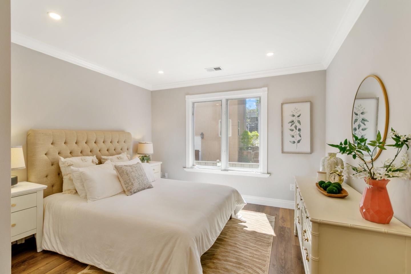 Detail Gallery Image 17 of 30 For 1499 Oak Grove Ave #202,  Burlingame,  CA 94010 - 2 Beds | 2 Baths